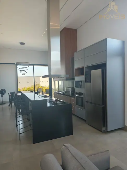 Casa de Condomínio à venda, 135m2 em Piratininga - SP - imagem 2 Foto 2 de Casa de Condomínio à venda, 135m2 em Piratininga - SP