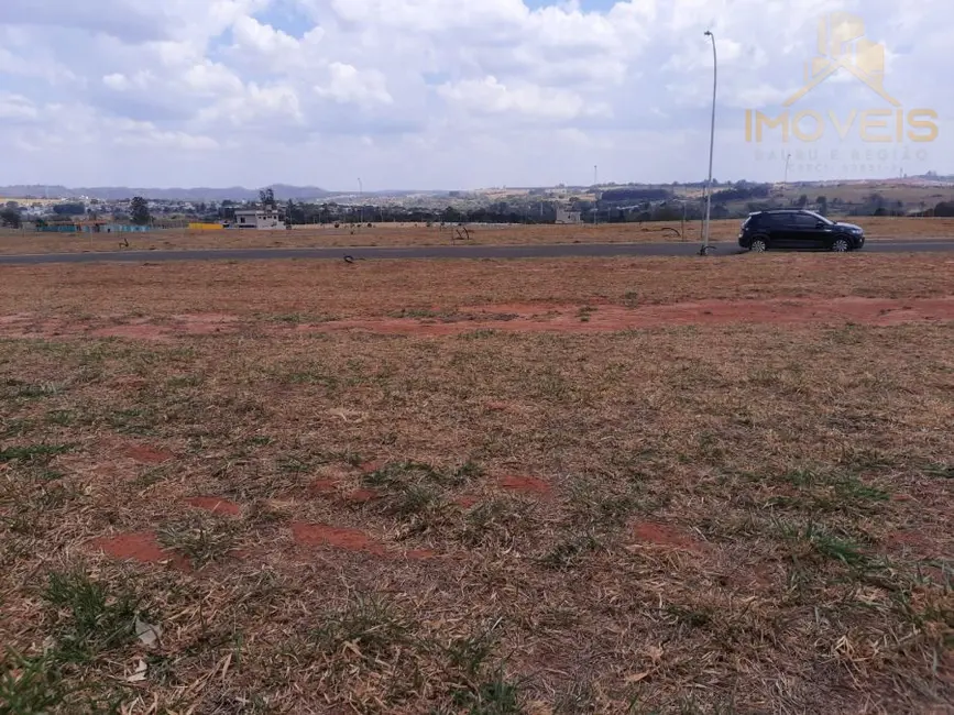 Foto 4 de Terreno / Lote à venda, 310m2 em Piratininga - SP