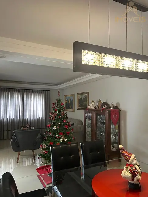 Casa com 3 quartos à venda, 250m2 em Jardim Flórida, Bauru - SP - imagem 3 Foto 3 de Casa com 3 quartos à venda, 250m2 em Jardim Flórida, Bauru - SP