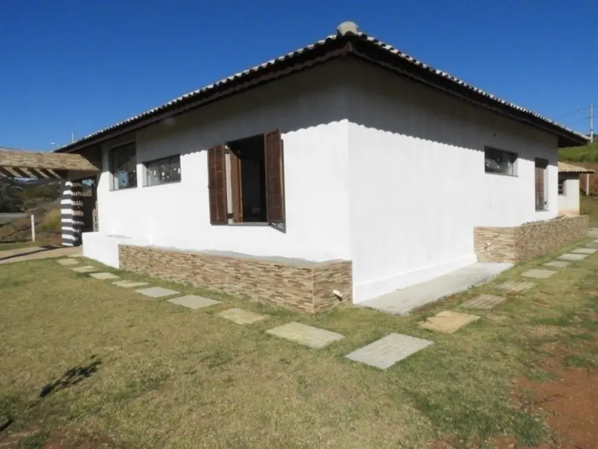 Foto 2 de Casa de Condomínio com 3 quartos à venda, 210m2 em Joanopolis - SP