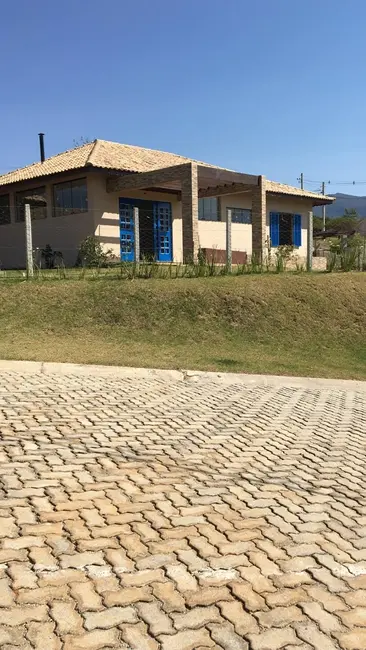 Foto 1 de Casa de Condomínio com 3 quartos à venda, 210m2 em Joanopolis - SP