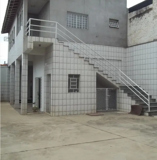 Sala Comercial para alugar, 300m2 em Centro, Atibaia - SP - imagem 4 Foto 4 de Sala Comercial para alugar, 300m2 em Centro, Atibaia - SP