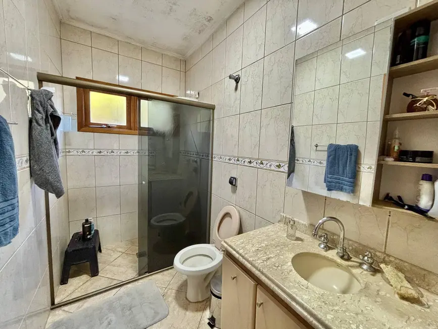 Chácara com 4 quartos à venda, 374m2 em Piracaia - SP - imagem 7 Foto 7 de Chácara com 4 quartos à venda, 374m2 em Piracaia - SP