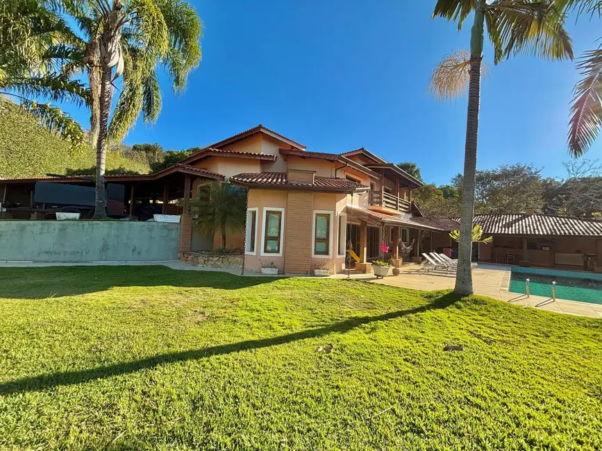 Chácara com 4 quartos à venda, 374m2 em Piracaia - SP - imagem 9 Foto 9 de Chácara com 4 quartos à venda, 374m2 em Piracaia - SP