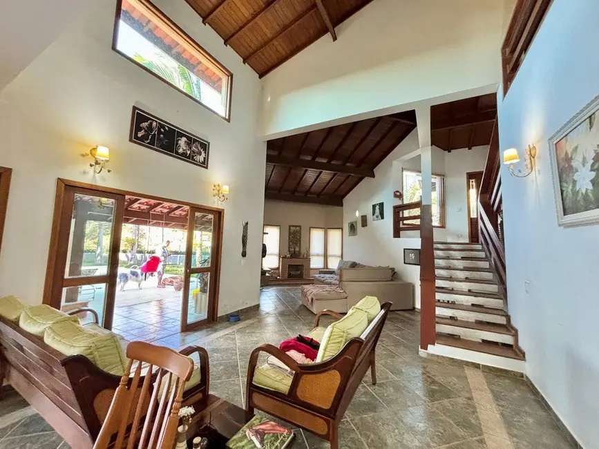 Chácara com 4 quartos à venda, 374m2 em Piracaia - SP - imagem 8 Foto 8 de Chácara com 4 quartos à venda, 374m2 em Piracaia - SP