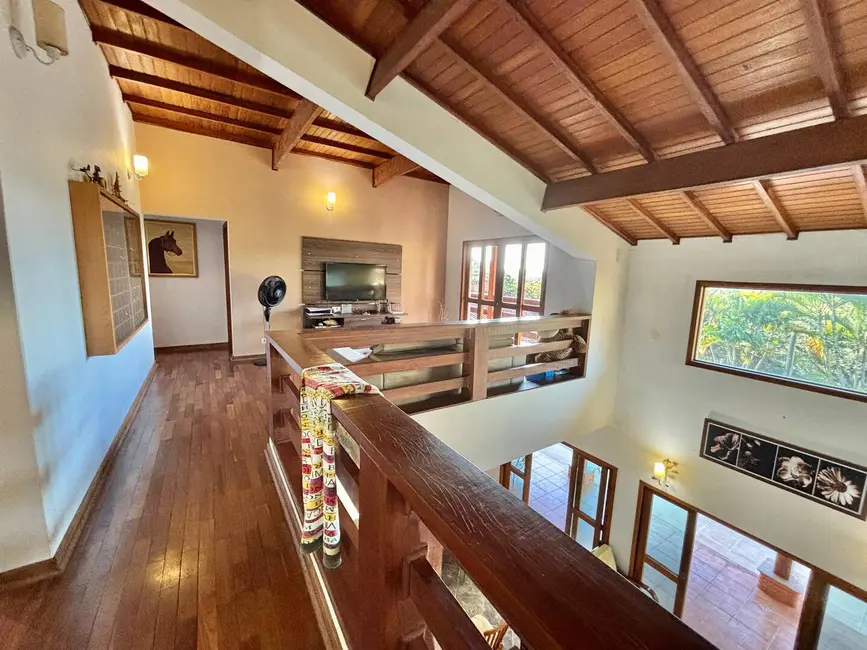 Chácara com 4 quartos à venda, 374m2 em Piracaia - SP - imagem 3 Foto 3 de Chácara com 4 quartos à venda, 374m2 em Piracaia - SP