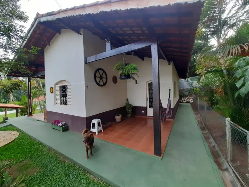 Foto 3 de Chácara com 3 quartos à venda, 150m2 em Atibaia - SP