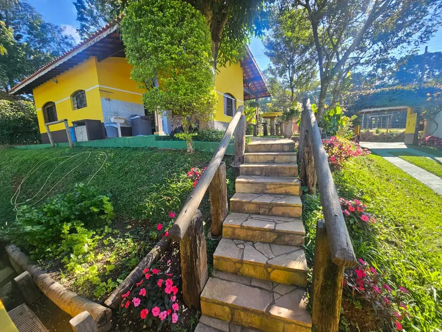 Foto 1 de Chácara com 3 quartos à venda, 150m2 em Atibaia - SP
