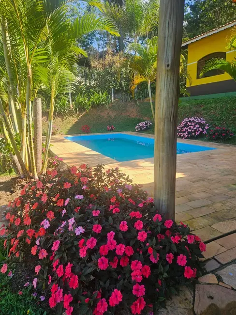 Foto 2 de Chácara com 3 quartos à venda, 150m2 em Atibaia - SP