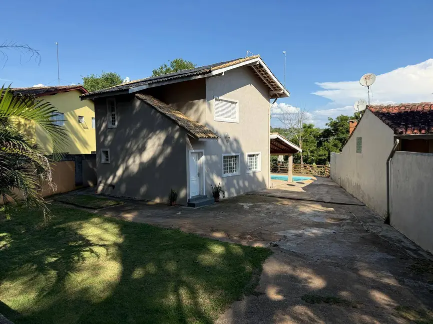 Chácara com 3 quartos à venda, 200m2 em Joanopolis - SP - imagem 2 Foto 2 de Chácara com 3 quartos à venda, 200m2 em Joanopolis - SP