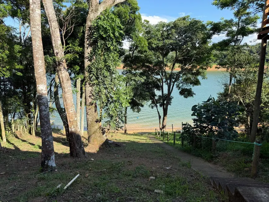 Chácara com 3 quartos à venda, 200m2 em Joanopolis - SP - imagem 6 Foto 6 de Chácara com 3 quartos à venda, 200m2 em Joanopolis - SP