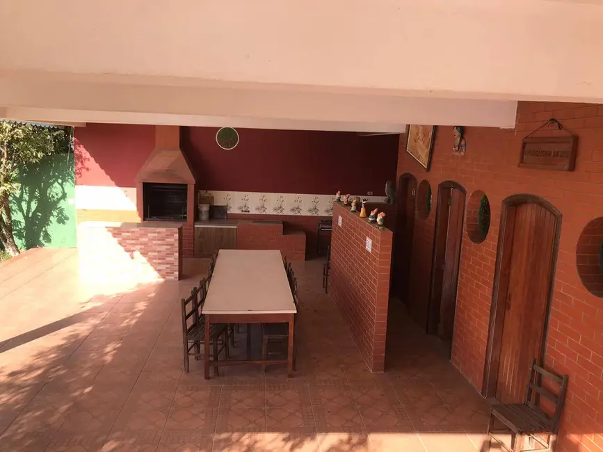 Chácara com 5 quartos à venda, 1000m2 em Chácaras Bom Tempo, Franco Da Rocha - SP - imagem 6 Foto 6 de Chácara com 5 quartos à venda, 1000m2 em Chácaras Bom Tempo, Franco Da Rocha - SP