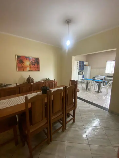 Chácara com 4 quartos à venda, 250m2 em Joanopolis - SP - imagem 4 Foto 4 de Chácara com 4 quartos à venda, 250m2 em Joanopolis - SP