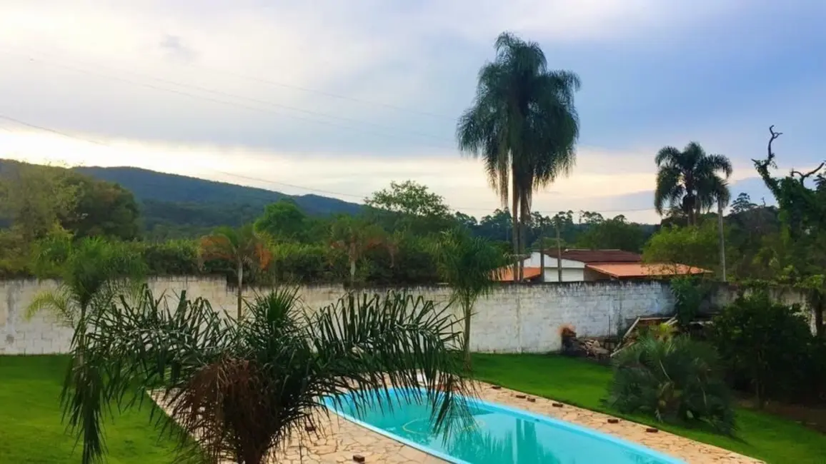 Chácara com 3 quartos à venda, 2000m2 em Mairipora - SP - imagem 5 Foto 5 de Chácara com 3 quartos à venda, 2000m2 em Mairipora - SP