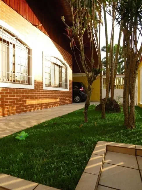 Foto 5 de Casa com 3 quartos à venda, 240m2 em Itanhaem - SP