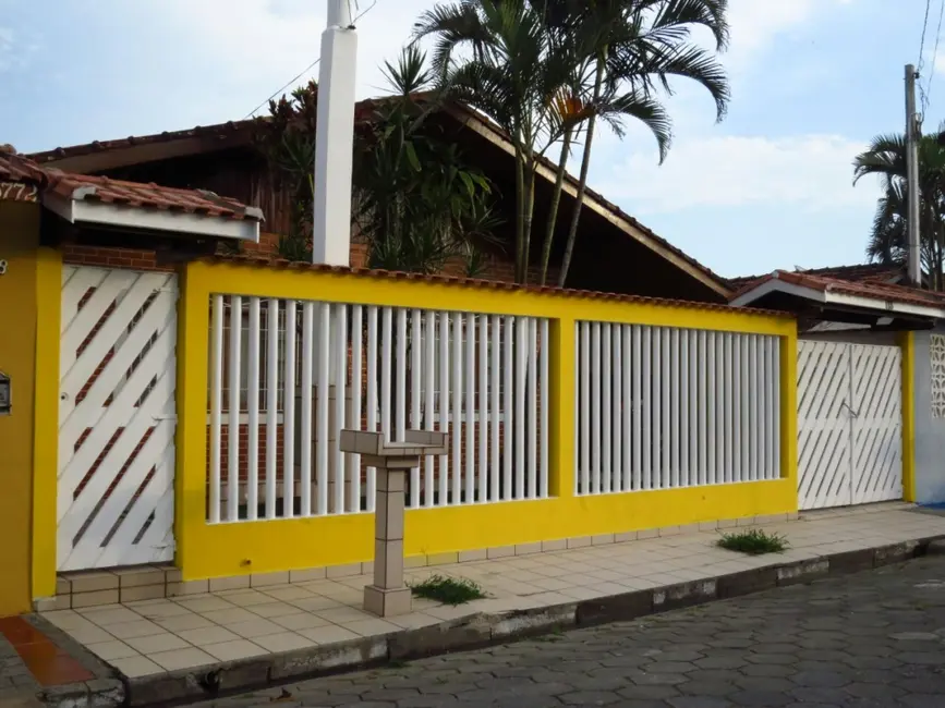 Foto 1 de Casa com 3 quartos à venda, 240m2 em Itanhaem - SP