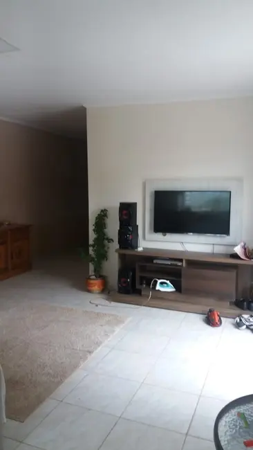 Foto 8 de Casa com 2 quartos à venda, 500m2 em Atibaia - SP