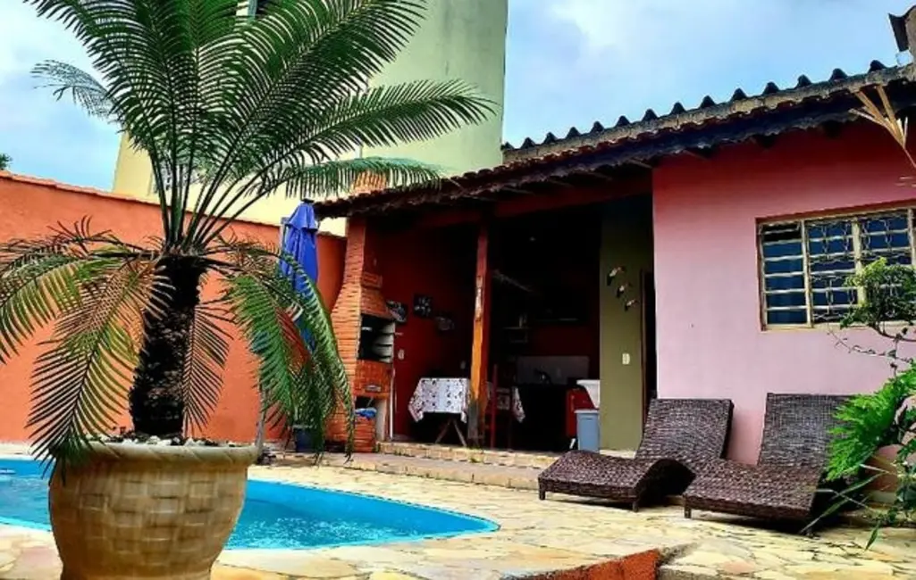 Foto 3 de Casa com 2 quartos à venda, 210m2 em Atibaia - SP