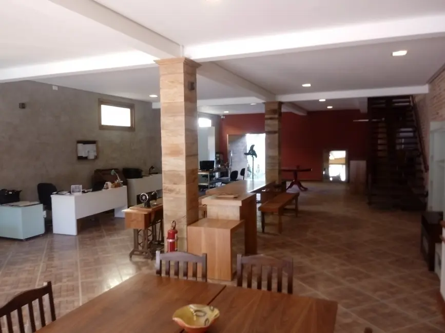 Foto 3 de Sala Comercial à venda, 850m2 em Portão, Atibaia - SP