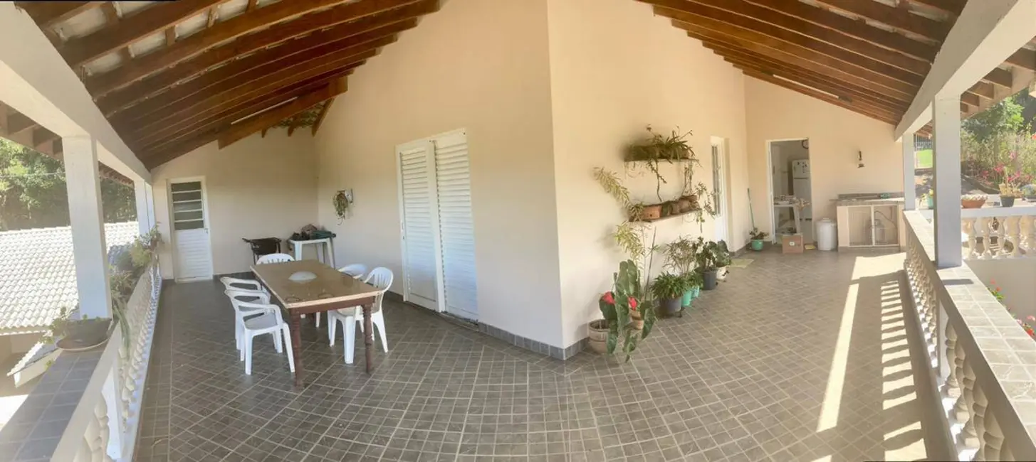 Chácara com 3 quartos à venda, 300m2 em Joanopolis - SP - imagem 3 Foto 3 de Chácara com 3 quartos à venda, 300m2 em Joanopolis - SP