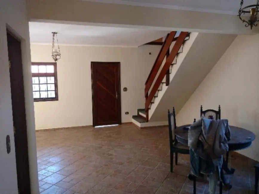 Foto 2 de Casa com 4 quartos à venda e para alugar, 300m2 em Mairipora - SP
