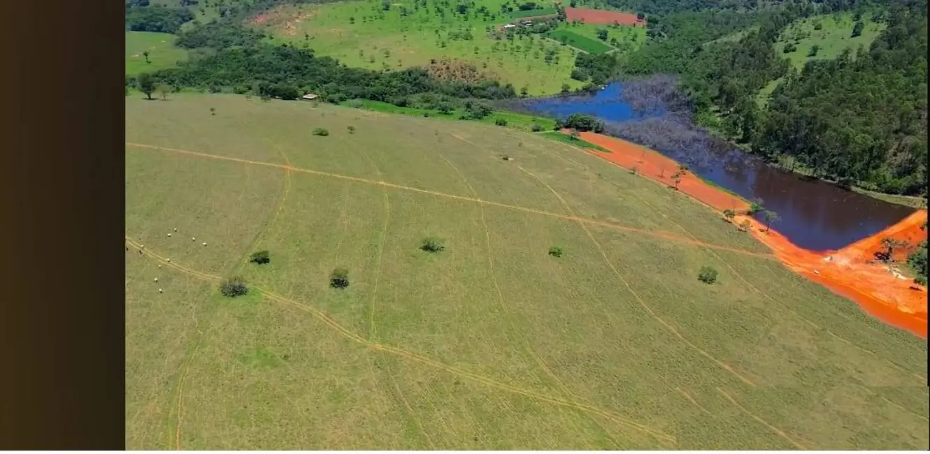 Foto 1 de Fazenda / Haras com 4 quartos à venda, 500m2 em Oliveira - MG