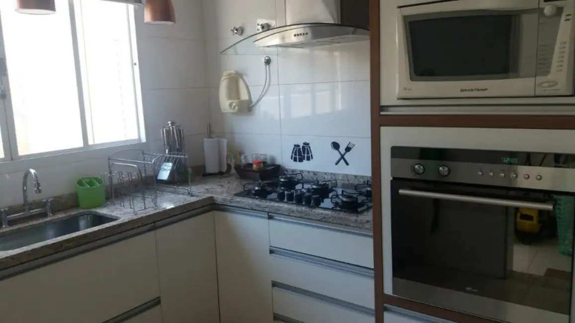 Foto 5 de Casa de Condomínio à venda, 300m2 em Centro, Atibaia - SP