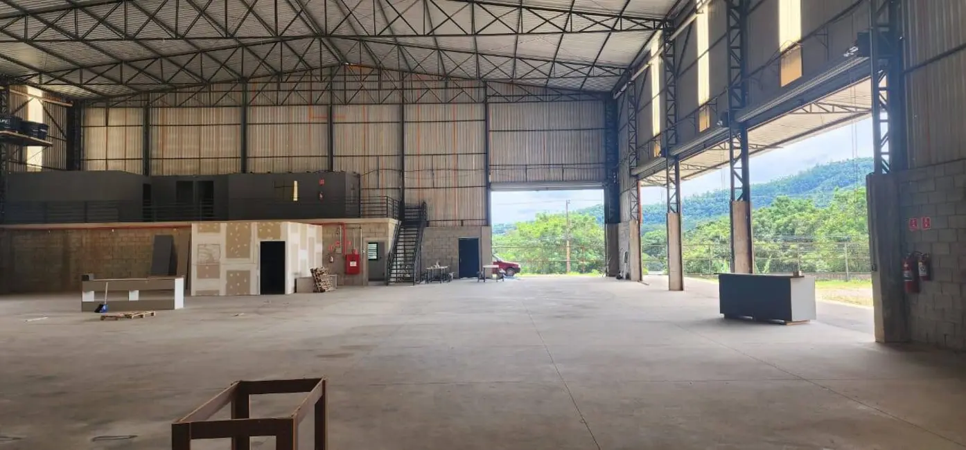 Foto 2 de Armazém / Galpão para alugar, 1800m2 em Guaxinduva, Atibaia - SP