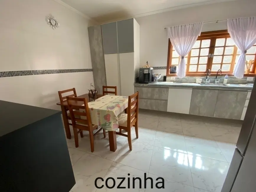 Foto 21 de Casa à venda, 297m2 em Jardim Ipê, Atibaia - SP