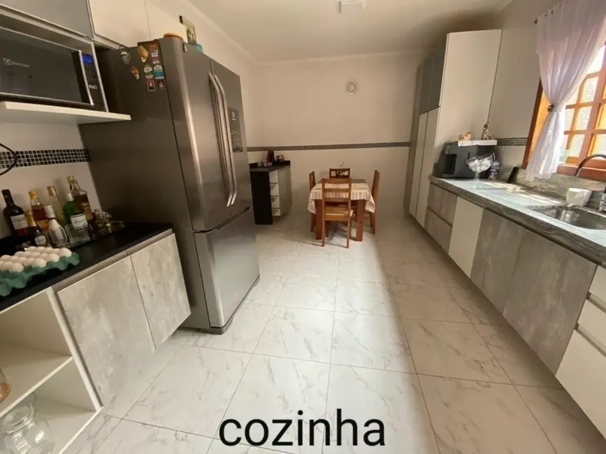 Foto 15 de Casa à venda, 297m2 em Jardim Ipê, Atibaia - SP