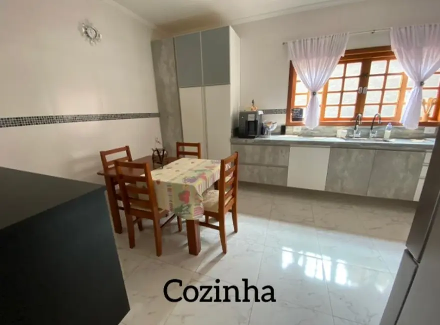 Foto 18 de Casa à venda, 297m2 em Jardim Ipê, Atibaia - SP