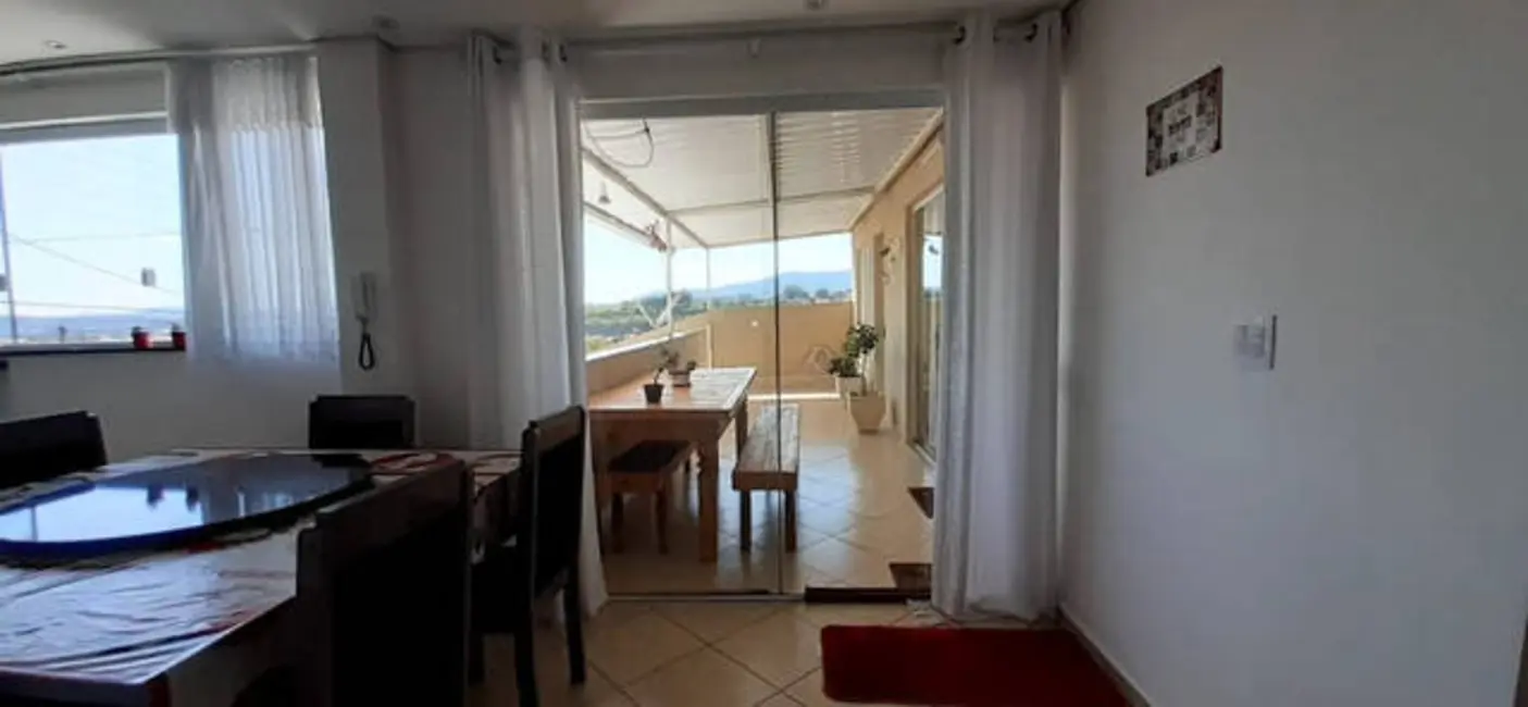 Casa com 3 quartos à venda, 130m2 em Jardim das Cerejeiras, Atibaia - SP - imagem 6 Foto 6 de Casa com 3 quartos à venda, 130m2 em Jardim das Cerejeiras, Atibaia - SP