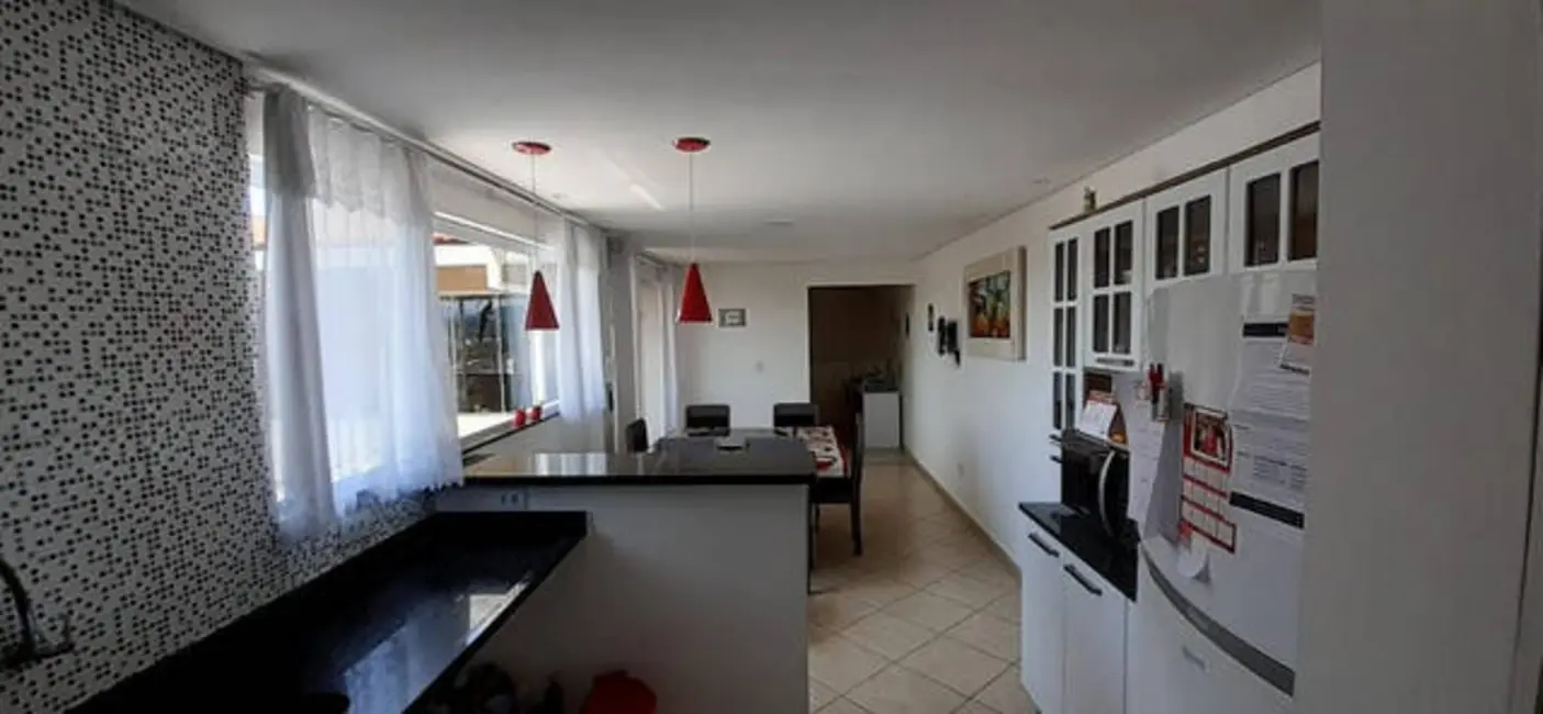 Casa com 3 quartos à venda, 130m2 em Jardim das Cerejeiras, Atibaia - SP - imagem 9 Foto 9 de Casa com 3 quartos à venda, 130m2 em Jardim das Cerejeiras, Atibaia - SP