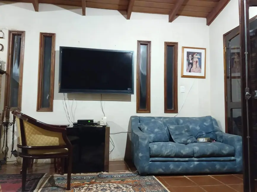 Chácara com 4 quartos à venda, 300m2 em Bairro dos Pires, Atibaia - SP - imagem 4 Foto 4 de Chácara com 4 quartos à venda, 300m2 em Bairro dos Pires, Atibaia - SP