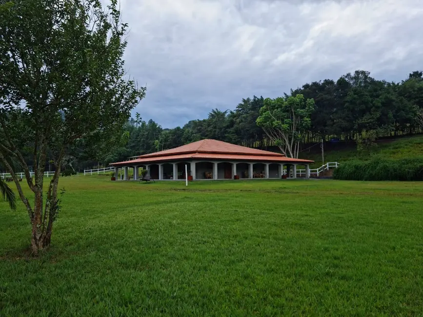 Fazenda / Haras com 4 quartos à venda, 650m2 em Pinhalzinho - SP - imagem 8 Foto 8 de Fazenda / Haras com 4 quartos à venda, 650m2 em Pinhalzinho - SP