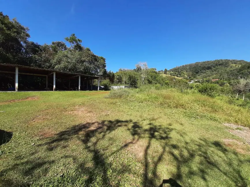 Sítio / Rancho com 2 quartos à venda, 300m2 em Nazare Paulista - SP - imagem 7 Foto 7 de Sítio / Rancho com 2 quartos à venda, 300m2 em Nazare Paulista - SP