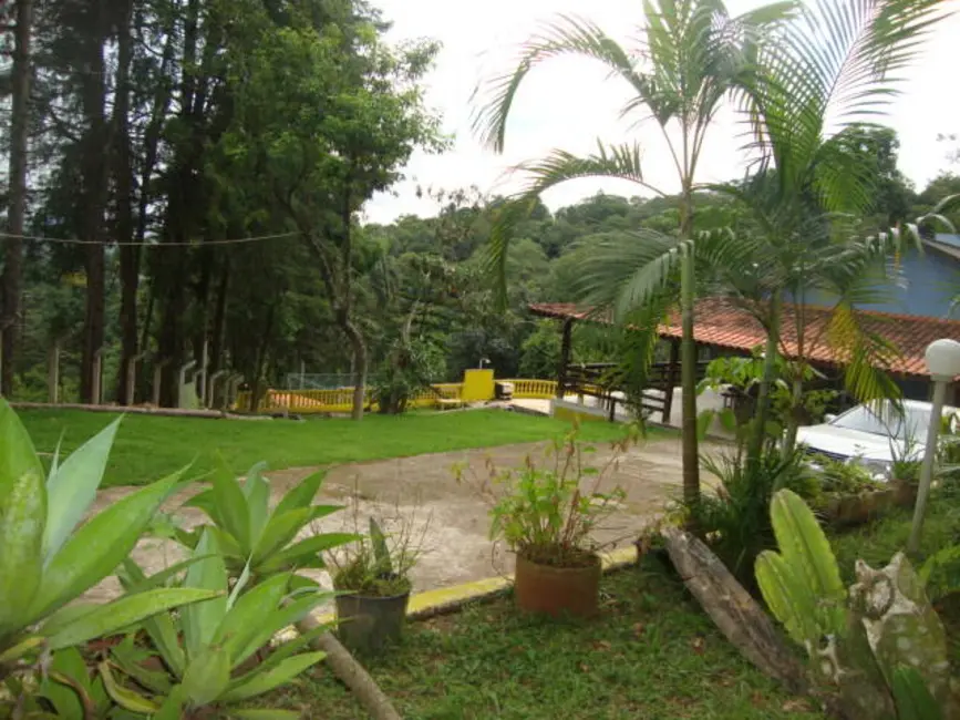 Chácara com 3 quartos à venda, 200m2 em Mairipora - SP - imagem 3 Foto 3 de Chácara com 3 quartos à venda, 200m2 em Mairipora - SP