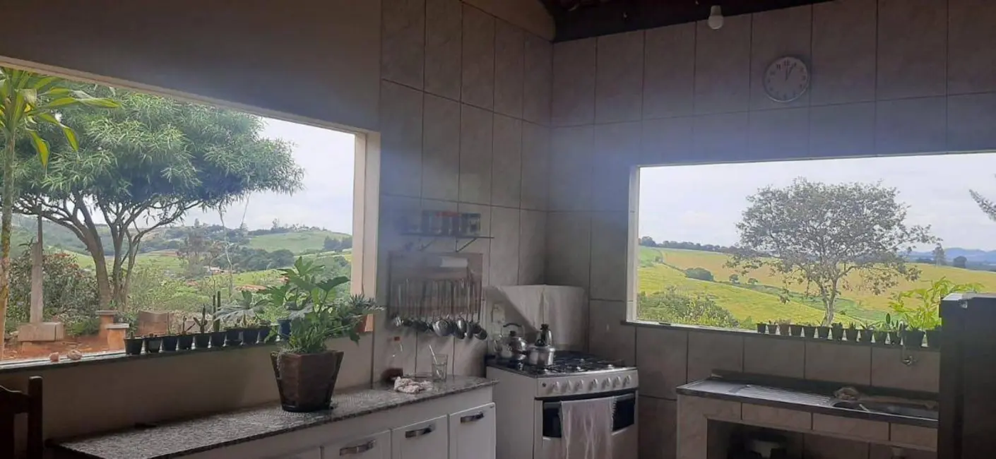 Foto 1 de Chácara com 2 quartos à venda, 200m2 em Tuiuti - SP