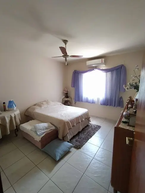Foto 6 de Casa com 3 quartos à venda, 200m2 em Jardim do Lago, Atibaia - SP