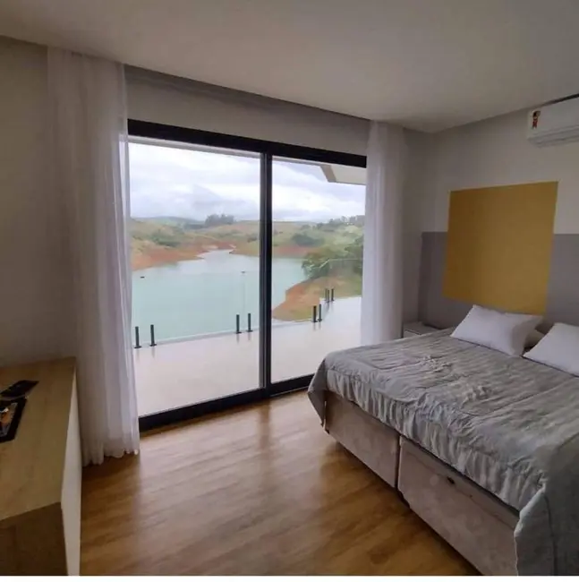 Chácara com 7 quartos à venda, 700m2 em Igarata - SP - imagem 5 Foto 5 de Chácara com 7 quartos à venda, 700m2 em Igarata - SP