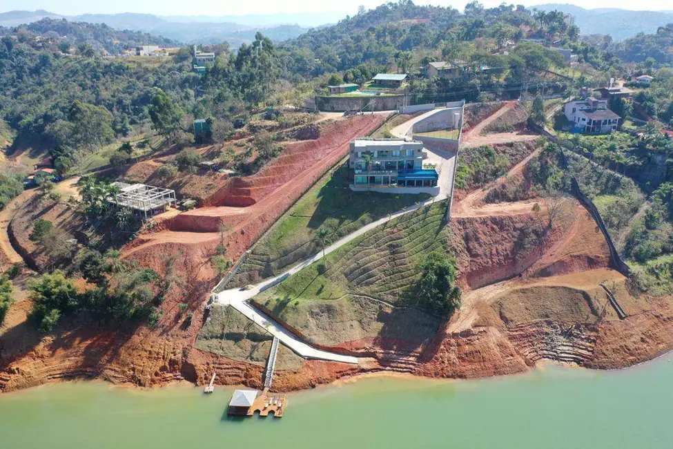 Chácara com 7 quartos à venda, 700m2 em Igarata - SP - imagem 4 Foto 4 de Chácara com 7 quartos à venda, 700m2 em Igarata - SP
