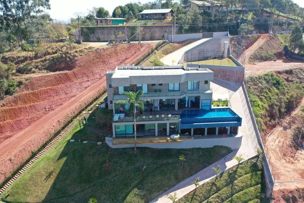 Chácara com 7 quartos à venda, 700m2 em Igarata - SP - imagem 3 Foto 3 de Chácara com 7 quartos à venda, 700m2 em Igarata - SP