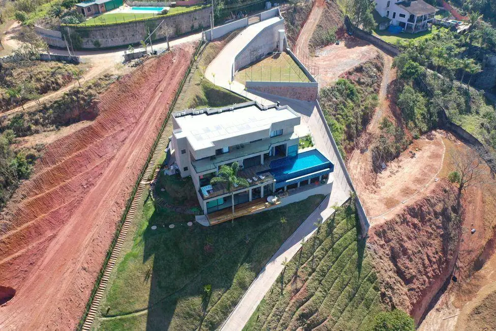 Chácara com 7 quartos à venda, 700m2 em Igarata - SP - imagem 9 Foto 9 de Chácara com 7 quartos à venda, 700m2 em Igarata - SP