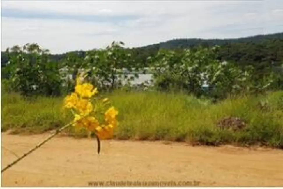 Foto 1 de Terreno / Lote à venda, 562m2 em Jarinu - SP