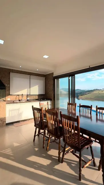 Casa de Condomínio com 3 quartos à venda, 220m2 em Joanopolis - SP - imagem 3 Foto 3 de Casa de Condomínio com 3 quartos à venda, 220m2 em Joanopolis - SP