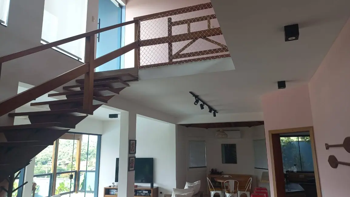 Foto 36 de Chácara à venda, 250m2 em Piracaia - SP