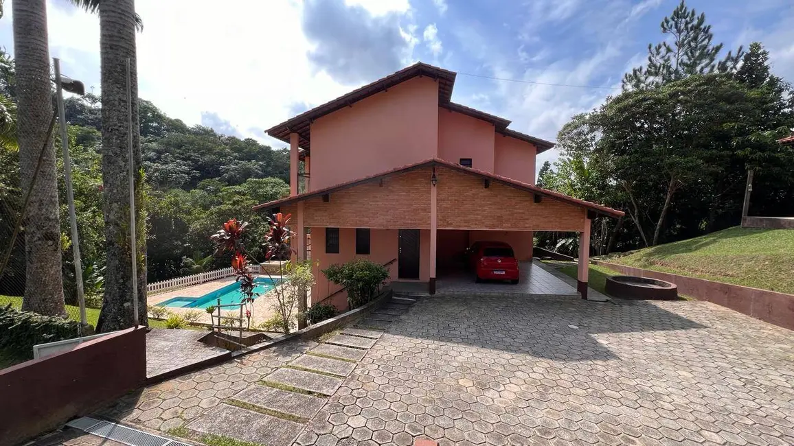 Chácara com 5 quartos à venda, 400m2 em Santa Isabel - SP - imagem 2 Foto 2 de Chácara com 5 quartos à venda, 400m2 em Santa Isabel - SP