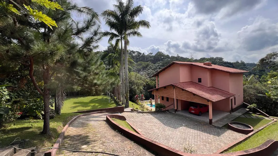 Chácara com 5 quartos à venda, 400m2 em Santa Isabel - SP - imagem 1 Foto 1 de Chácara com 5 quartos à venda, 400m2 em Santa Isabel - SP