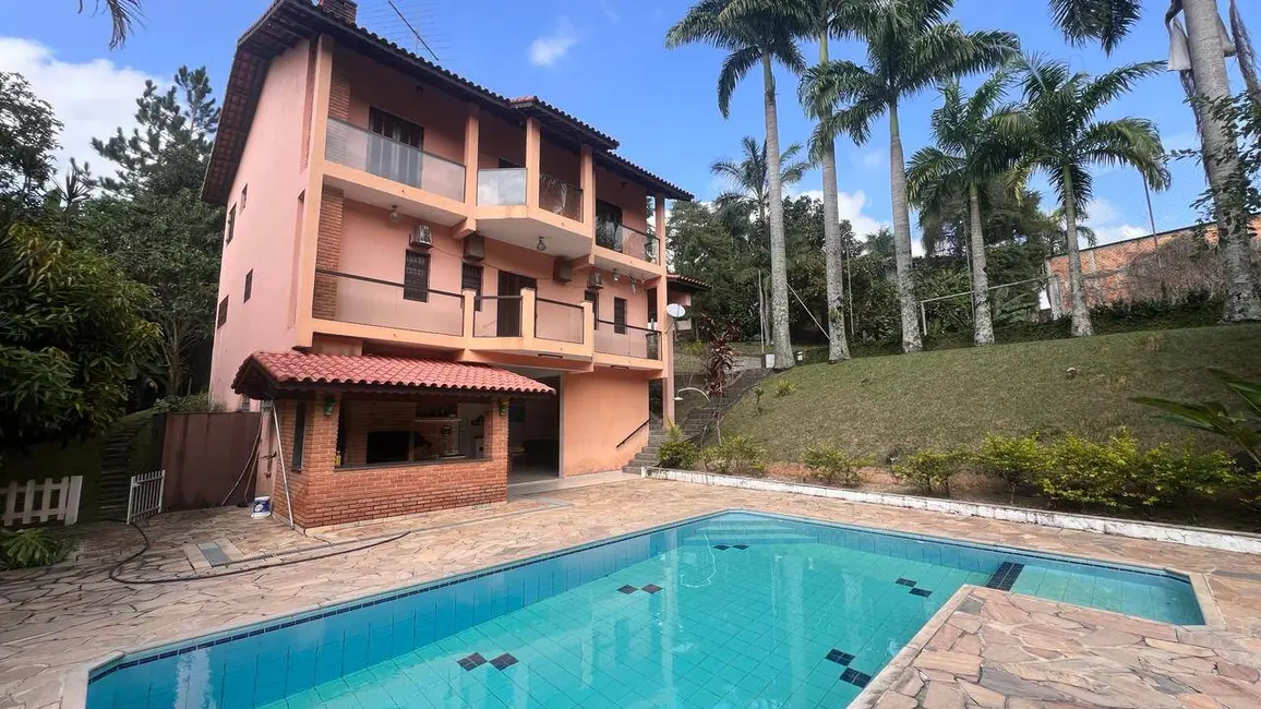 Chácara com 5 quartos à venda, 400m2 em Santa Isabel - SP - imagem 3 Foto 3 de Chácara com 5 quartos à venda, 400m2 em Santa Isabel - SP