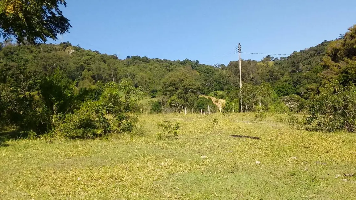 Foto 1 de Terreno / Lote à venda, 750m2 em Piracaia - SP